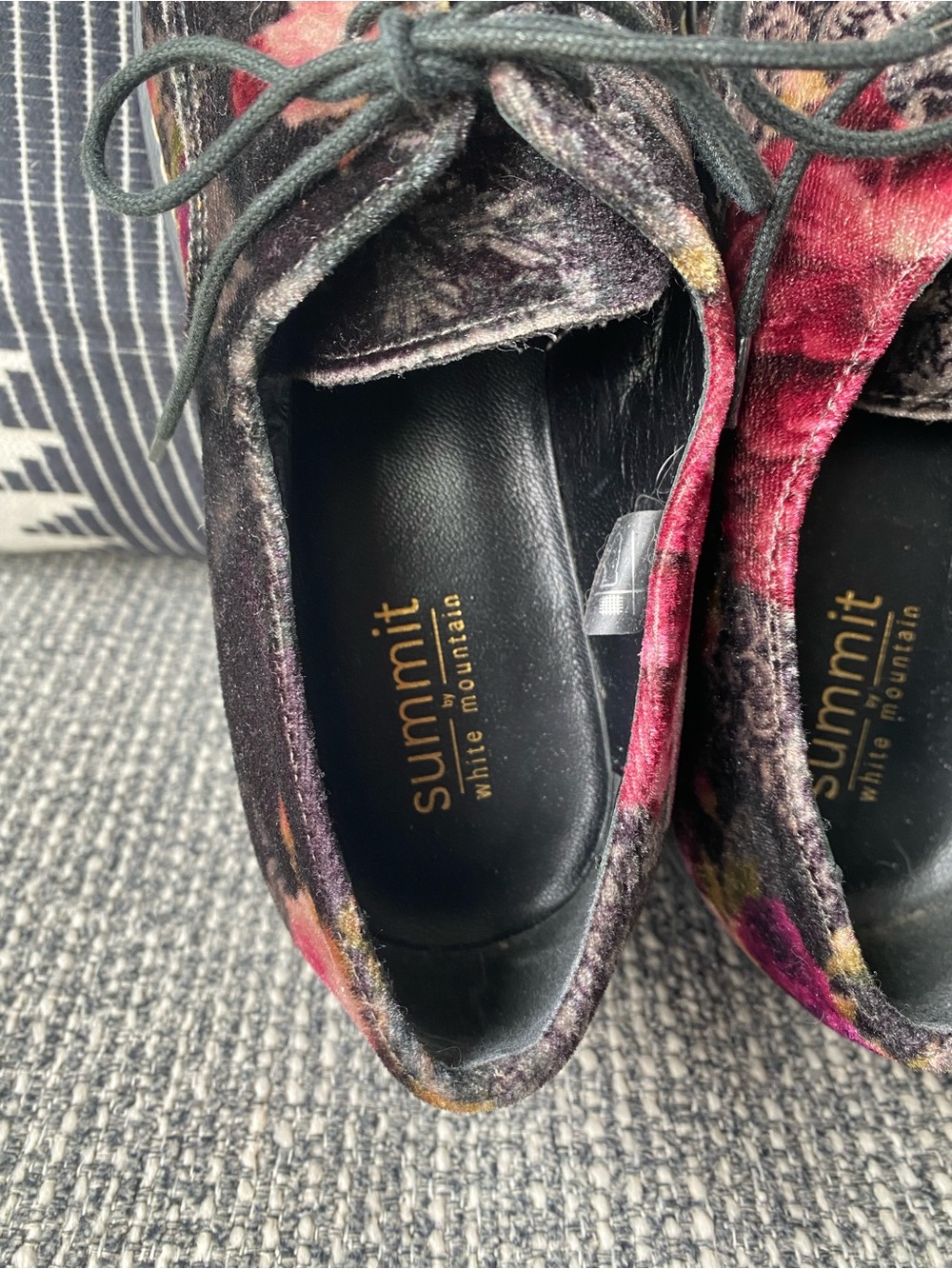 Summit by White Mountain Floral Velvet Platform - Picture 11 of 17